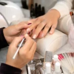 Día Nacional de la Manicurista: el arte que se convirtió en profesión y tendencia en Argentina